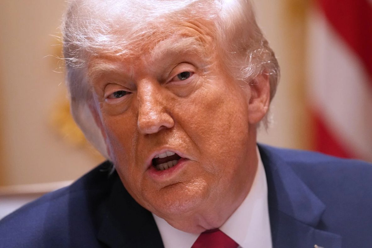 Trump ridică tonul la adresa Iranului: „Îi vom lovi foarte dur dacă nu semnează acordul”