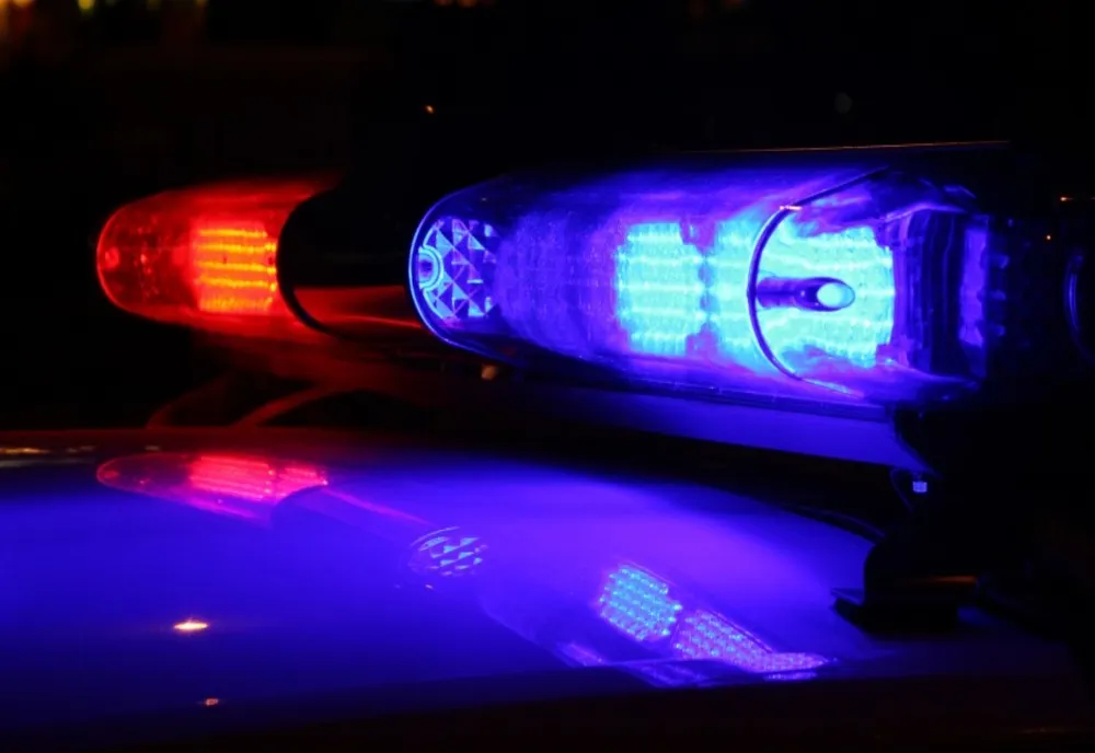 Un bărbat și un minor au fost arestați preventiv de polițiști pentru tâlhărie calificată