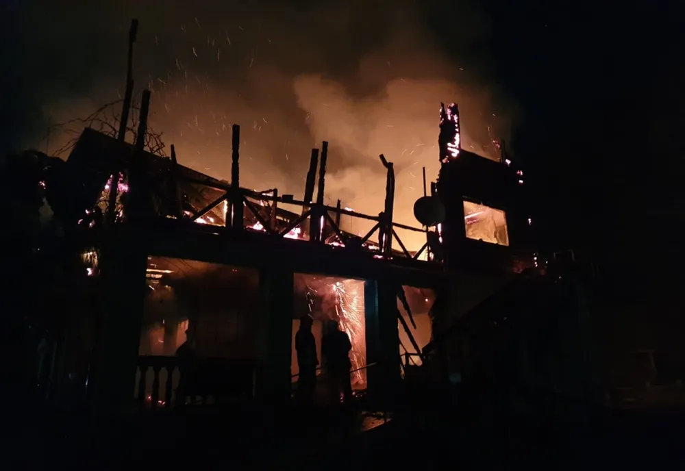 Incendiu puternic în localitatea Oituz