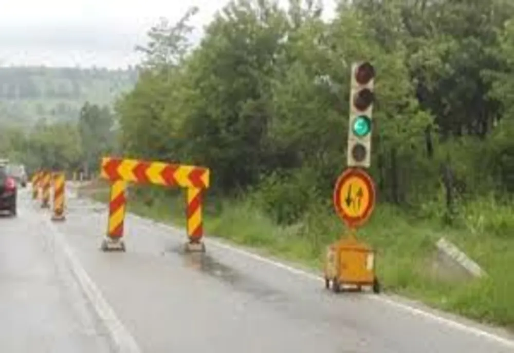Un tânăr din Bacău a lăsat semafoarele fără acumulatori