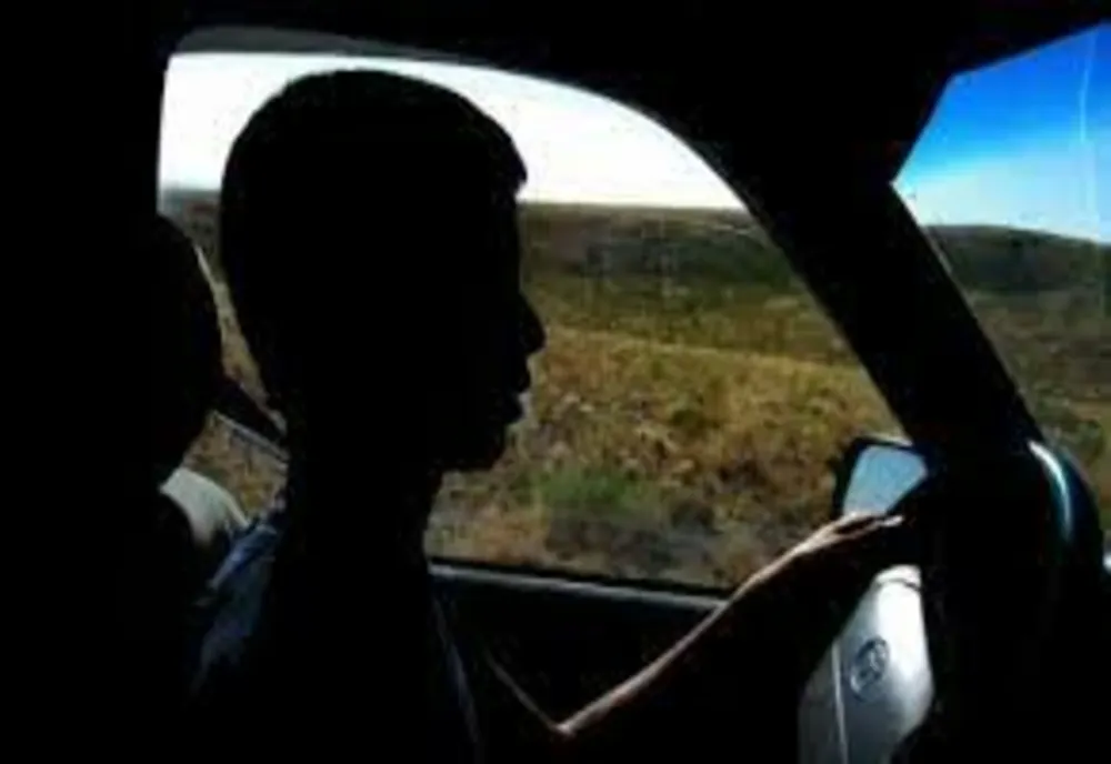 A furat o mașină să se plimbe și a provocat accident! ”Șoferul” are doar 15 ani