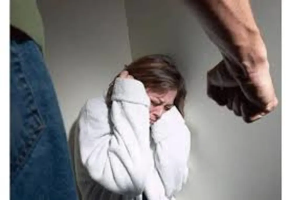 Ordin de protecție pentru un bărbat care și-a agresat iubita