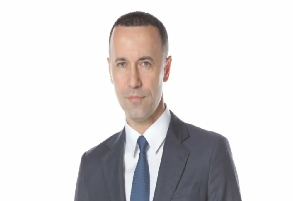 DREPTUL LA ADEVĂR