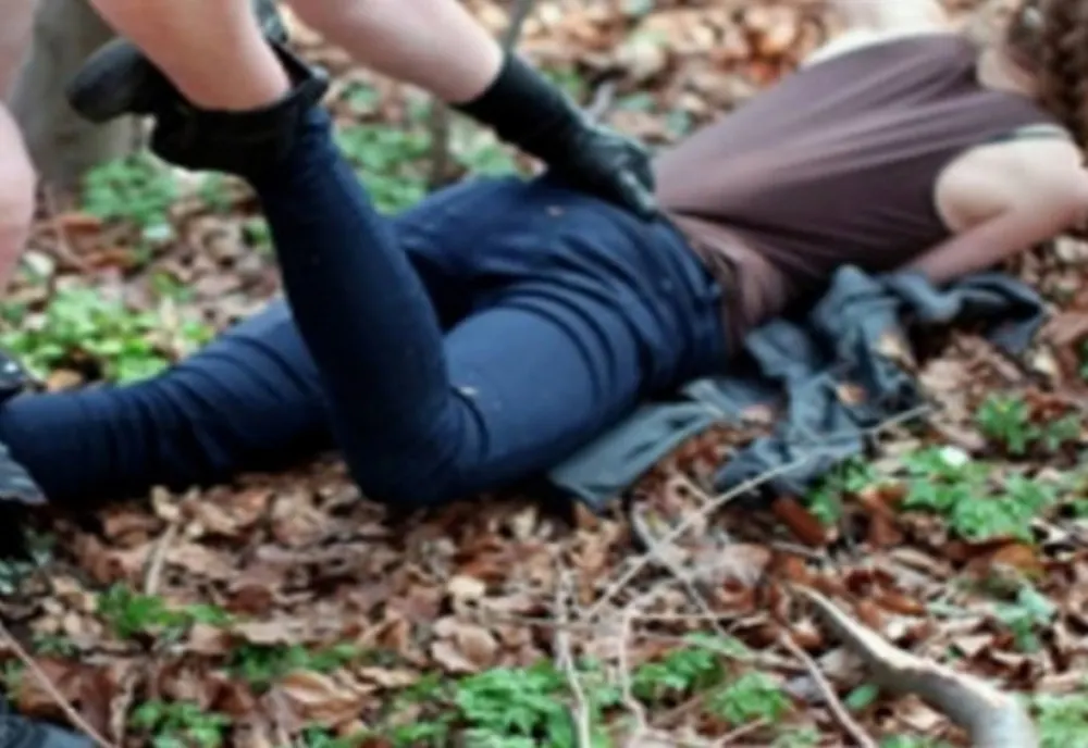 Trei indivizi periculoși din Bacău,  reținuți! Ce i-au făcut unei adolescente 