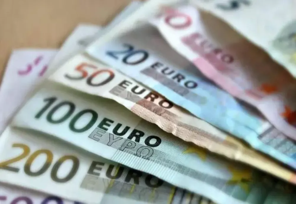 Bani de la Ministerul Dezvoltării pentru două școli din Moldova