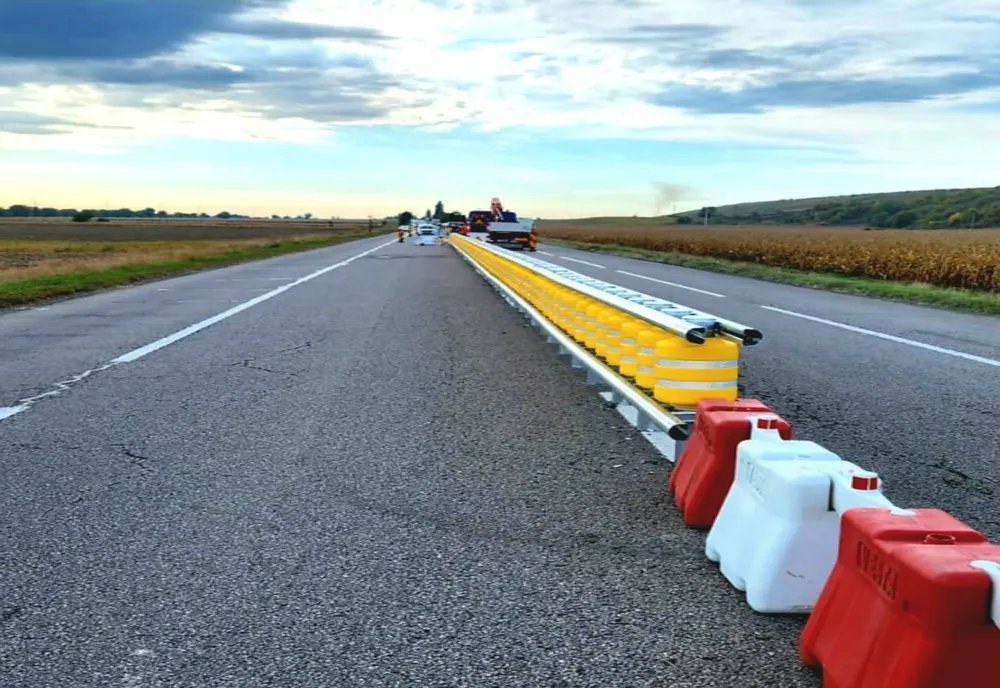 Autoritățile au montat parapet cu rulouri pe „Drumul morții”