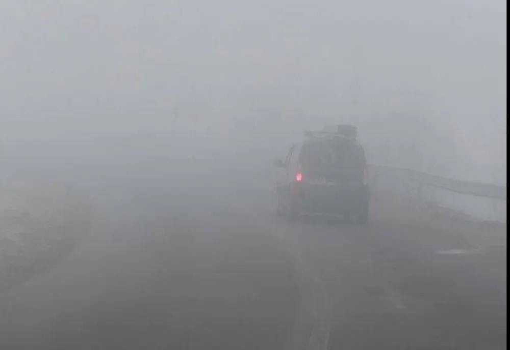 Condițiile meteo se schimbă, circulați cu prudență pe timp ce ceață! Sfaturile polițiștilor
