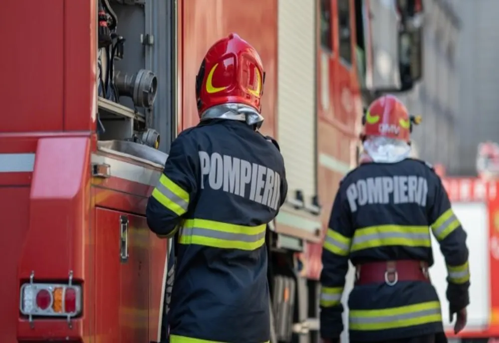 30 persoane evacuate dintr-un bloc din Bacău din cauza unui incendiu