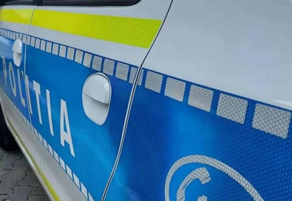 Un bărbat de 51 de ani bătut de doi tineri de 19 ani
