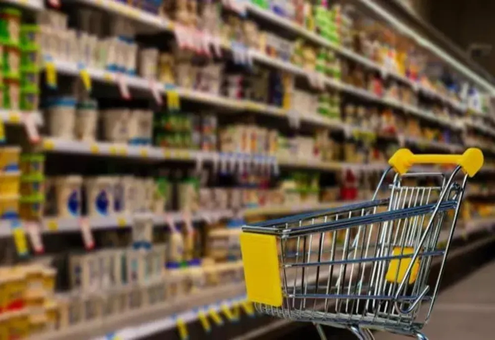 În ciuda ieftinirilor anunțate de Guvern, unele alimente de bază ar putea să se scumpească de la 1 august