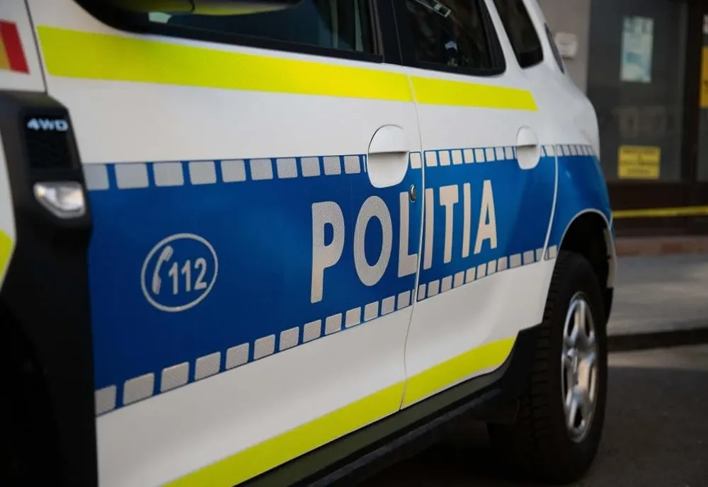 Un bărbat din Dărmănești a ajuns la spital după ce a fost oprit în trafic de polițiști