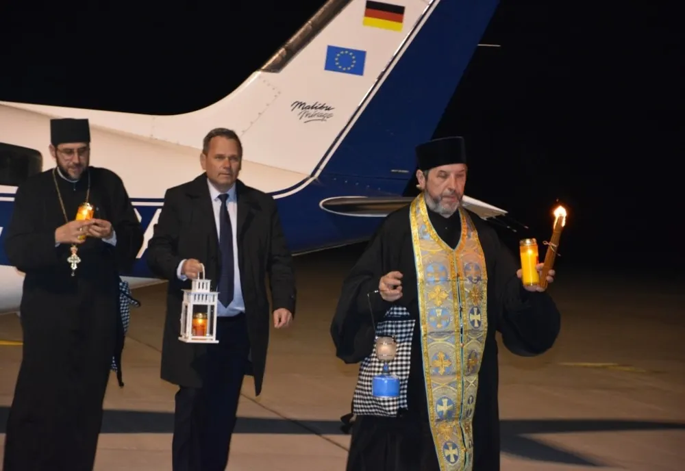 Noaptea de Înviere. Când va ajunge Lumina Sfântă de la Ierusalim în România