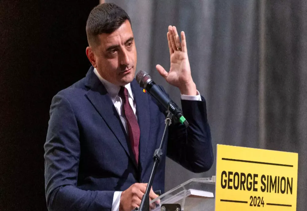 GEORGE SIMION, MESAJ DE LA ALBA IULIA: „DEMOCRAȚIA A MURIT ÎN ROMÂNIA, DAR NOI NU RENUNȚĂM LA LUPTA PENTRU ȚARĂ”
