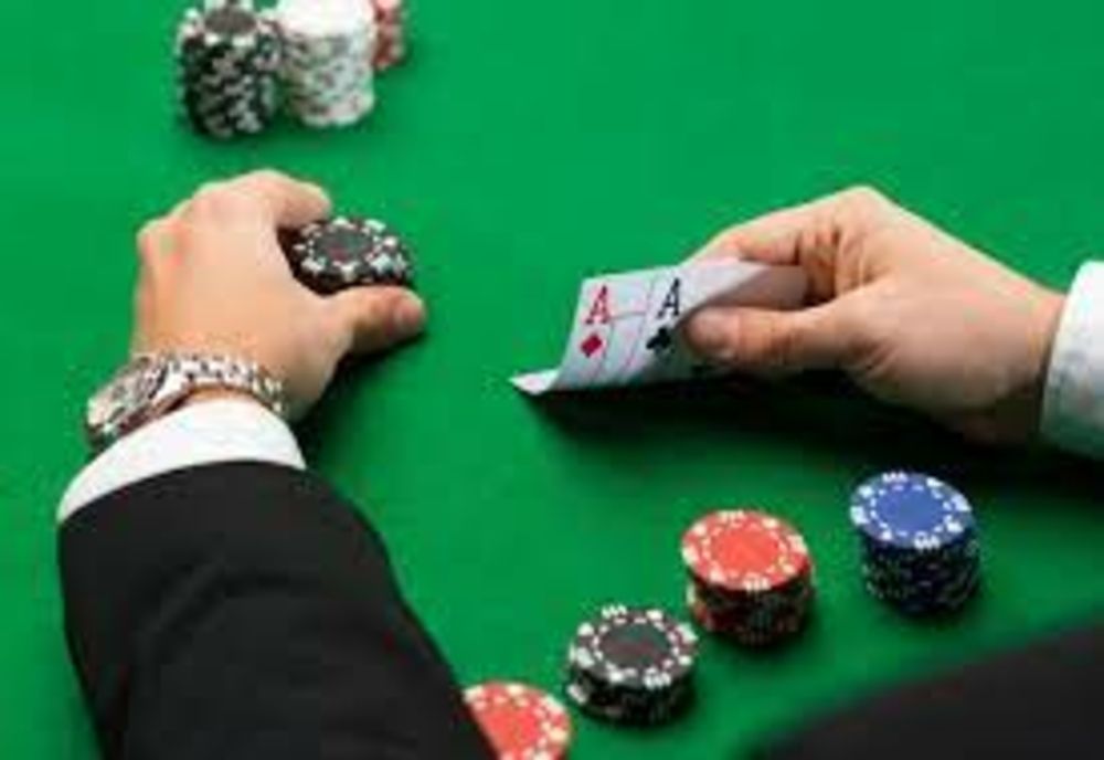 Şi-a plătit datoriile la jocurile de noroc cu o maşină închiriată din Bacău