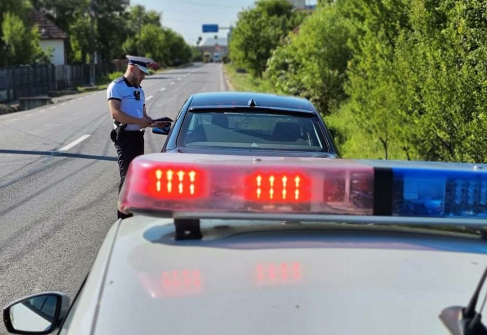 Reţinut de poliţişti pentru infracţiuni la regimul rutier