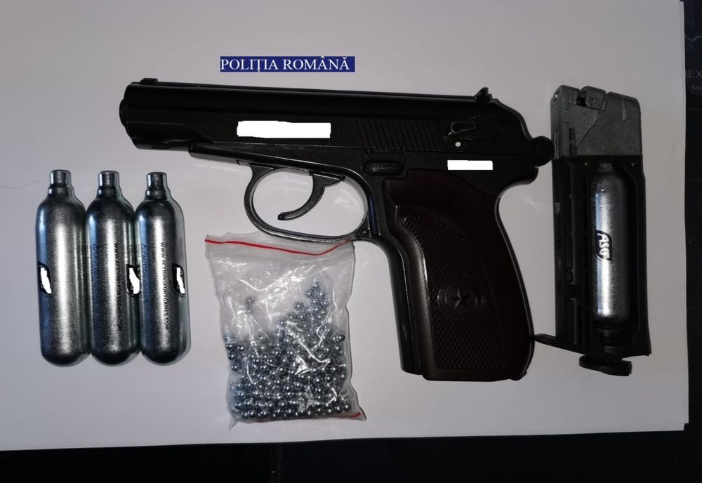 Armă deținută ilegal, ridicată de polițiști în vederea continuării cercetărilor