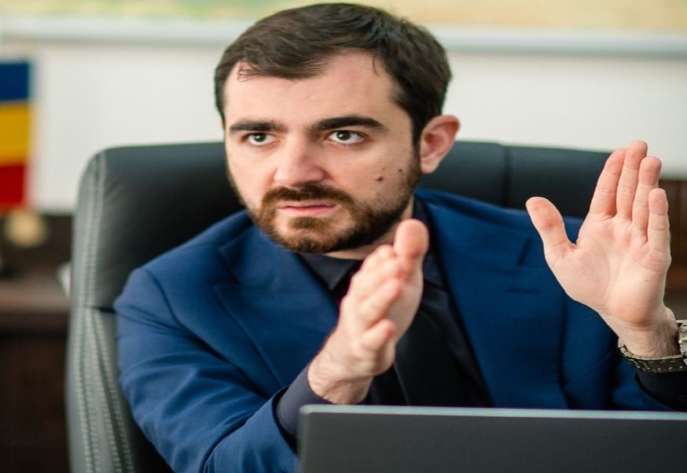 Pensiile obișnuite au crescut cu câțiva lei, cele speciale cu aproape 500 de lei. Anunțul șocant al unui fost ministru
