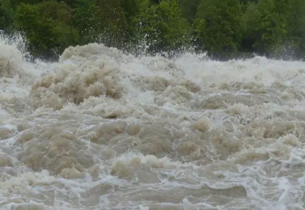 Inundații în România! Cod galben pe râuri din 12 judeţe - Zonele vizate
