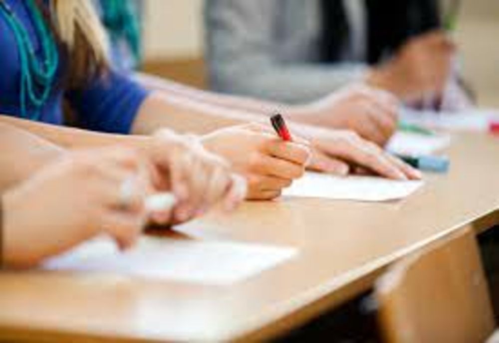 Liceele din toate țările din UE se pot înscrie acum la concursul anual de traducere al Comisiei Europene