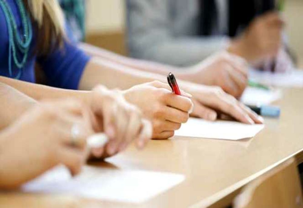 BACALAUREAT: 25 DE CANDIDAŢI AU FOST ELIMINAŢI PENTRU FRAUDĂ SAU TENTATIVĂ DE FRAUDĂ