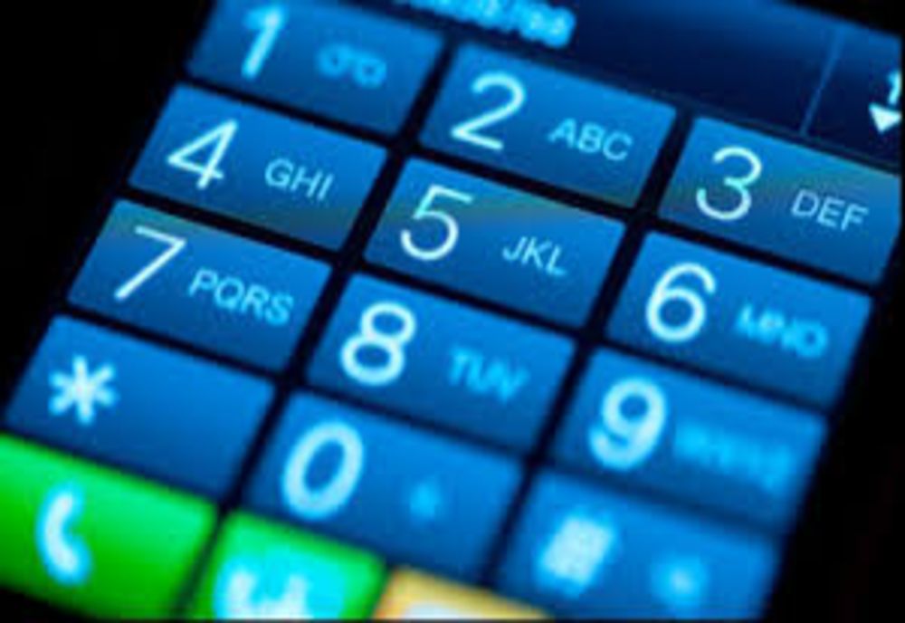 Ce a pățit o femeie care vorbea la telefon, pe stradă. Polițiștii au intrat imediat în alertă