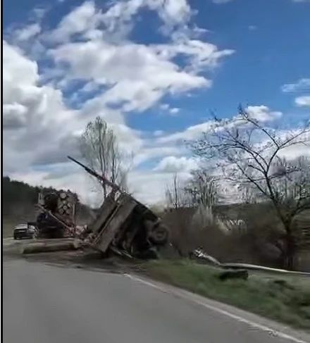 Tânără rănită într-un acciddent rutier pe DN ce leagă Tg Ocna de Onești