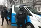 Hoț scandalagiu prins și imobilizat de polițiștii locali în zona Gării Bacău. Individul a furat 2.000 de dolari, 600 euro și 1.500 lei