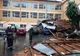 VIDEO ȘI GALERIE FOTO: Zeci de oameni intervin ca să înlăture dezastrul pe care l-a lăsat în urmă vijelia