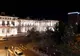 FOTO:Palatul Administrativ din Bacău, într-o lumină nouă. Aseară s-au aprins cele peste 80 de proiectoare care luminează fațada clădirii