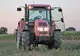 A făcut accident cu mașina furată și apoi a furat un tractor să scoată din șanț autoturismul avariat
