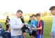 GALERIE FOTO/VIDEO: Echipament complet din Italia pentru copiii de la Textila Buhuși. Proiectul „Il Calcio per la Vita” este al unui fotograf român stabilit în Peninsulă