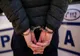 Tânăr de 30 de ani, reţinut de poliţişti pentru lovire sau alte violenţe 