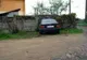 S-a urcat la volan fără permis și s-a oprit cu mașina în gard
