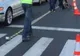 A dat cu mașina peste o femeie pe trecerea de pietoni și a fugit. Ce au făcut polițiștii