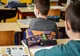 Anchetă disciplinară la o școală din Bacău, după ce o învățătoare l-a făcut „handicapat” pe un elev cu autism pe grupul de părinți
