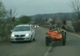 VIDEO: Panică la Oituz! Doi cai au galopat pe şosea cu căruţa, fără căruţaş. Cum s-a terminat aventura