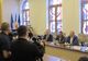 VIDEO: Ca la divorț. Primarul Bacăului nu a venit la semnarea contractelor cu vicepremierul Suciu. Le va primi prin poștă.”Îi lipsesc cei șapte ani de-acasă”, spune Dragoș Benea